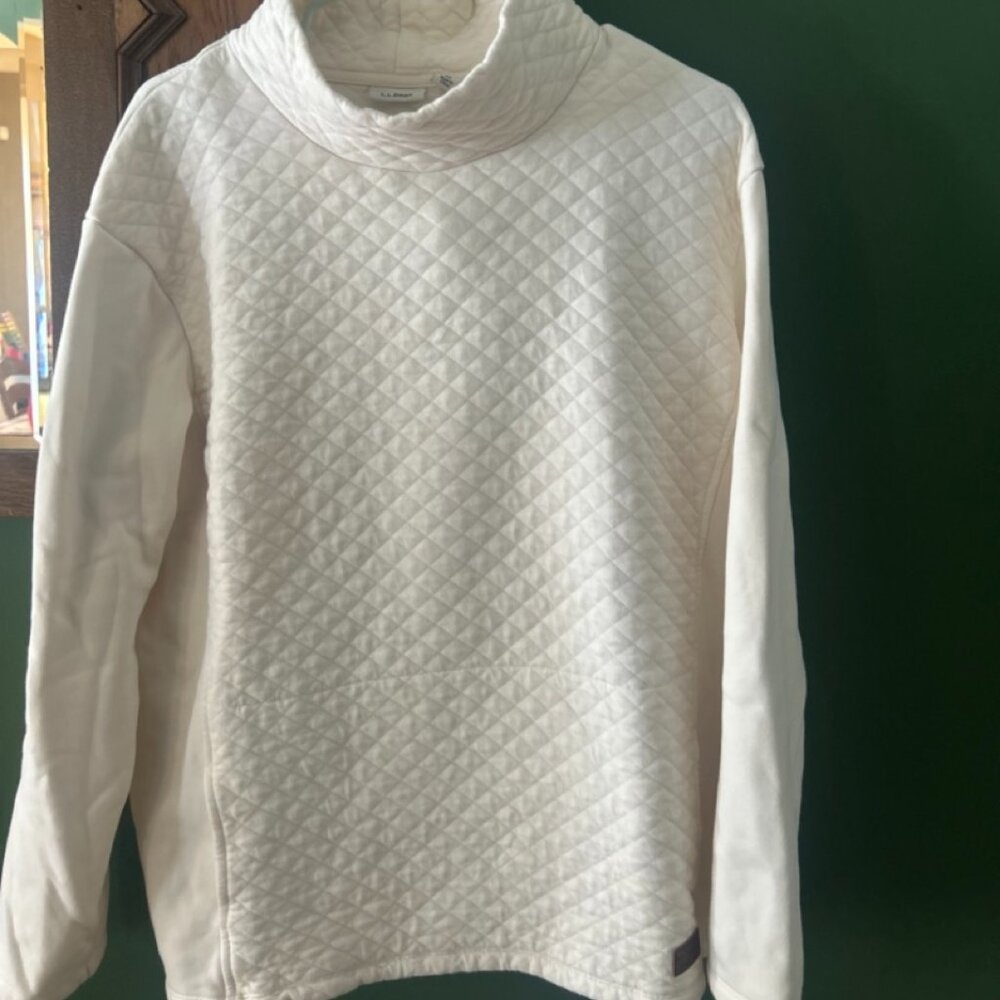 L L Bean quilted white sweatshirt XL